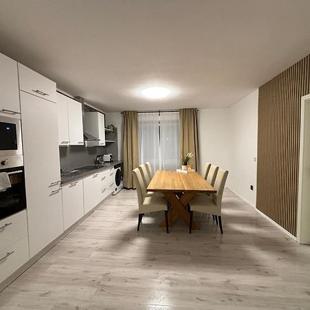 140Qm - 4 Zimmer- Parkplatz - Autobahn - Blauer See - Mallibase Apartments การ์บเซิน ภายนอก รูปภาพ