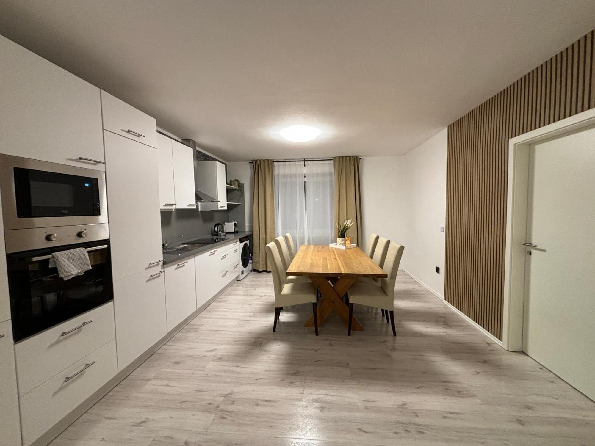 140Qm - 4 Zimmer- Parkplatz - Autobahn - Blauer See - Mallibase Apartments การ์บเซิน ภายนอก รูปภาพ