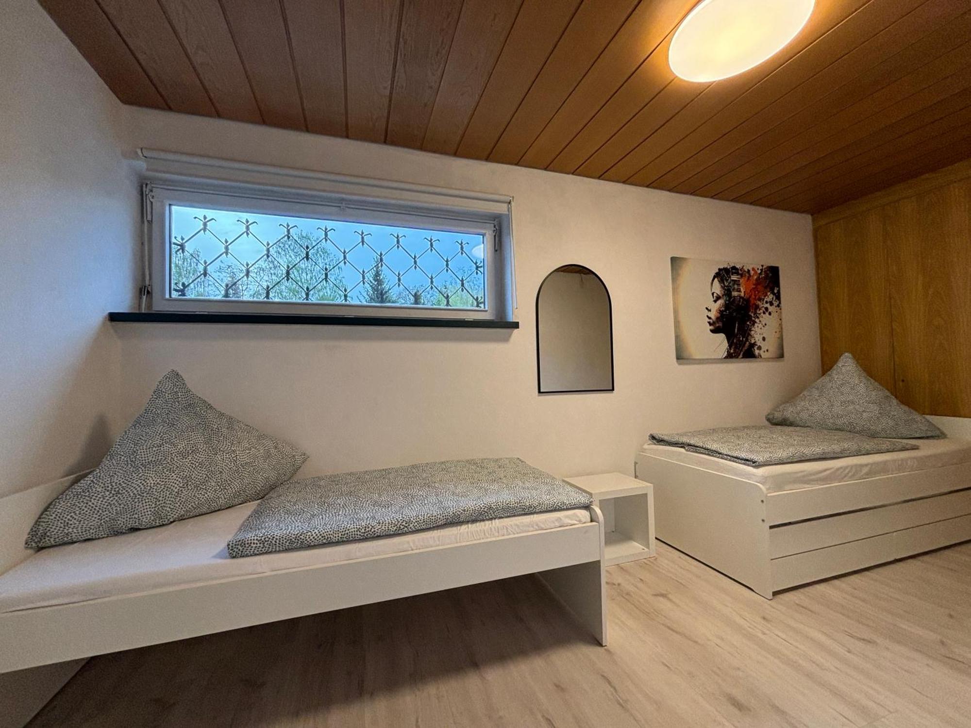 140Qm - 4 Zimmer- Parkplatz - Autobahn - Blauer See - Mallibase Apartments การ์บเซิน ภายนอก รูปภาพ